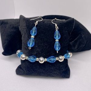 #013 Earrings and bracelet set.